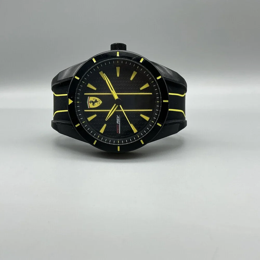 Ferrari RedRev Mens Watch 43mm Black Yellow Dial Black Silicone New Battery